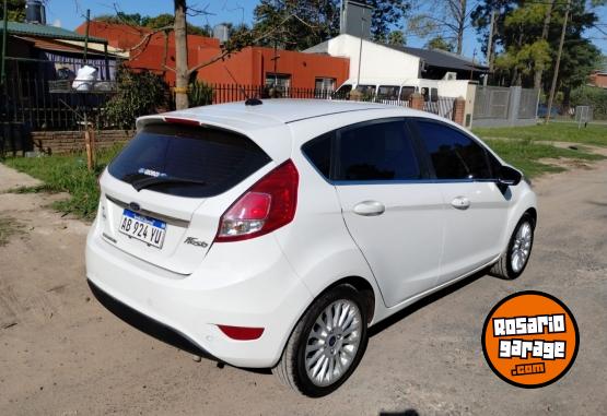 Autos - Ford Fiesta titanium 2017 Nafta 66000Km - En Venta