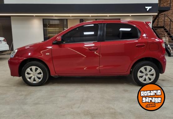 Autos - Toyota ETIOS XS 1.5L 5P MT 2015 2015 Nafta 125000Km - En Venta