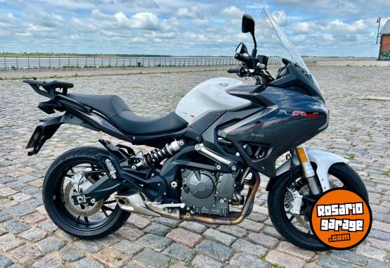 Motos - Benelli TNT 600 GT 2022 Nafta 8100Km - En Venta