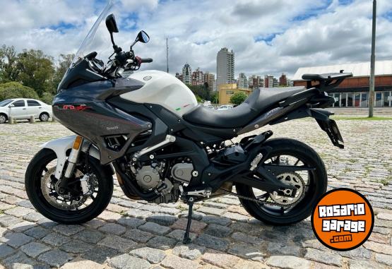 Motos - Benelli TNT 600 GT 2022 Nafta 8100Km - En Venta