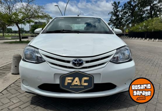 Autos - Toyota ETIOS XS 4PTAS 2014 Nafta  - En Venta