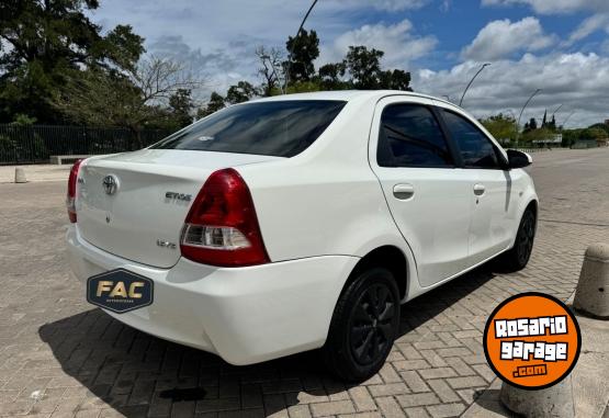 Autos - Toyota ETIOS XS 4PTAS 2014 Nafta  - En Venta