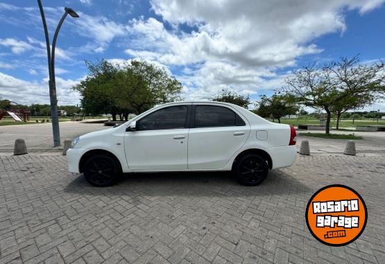 Autos - Toyota ETIOS XS 4PTAS 2014 Nafta  - En Venta