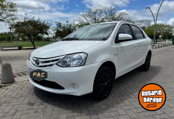 Autos - Toyota ETIOS XS 4PTAS 2014 Nafta  - En Venta