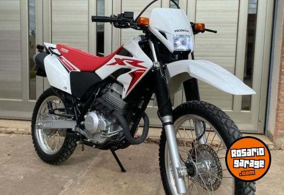 Motos - Honda Tornado 2022 Nafta 6350Km - En Venta