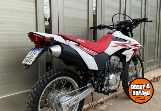 Motos - Honda Tornado 2022 Nafta 6350Km - En Venta