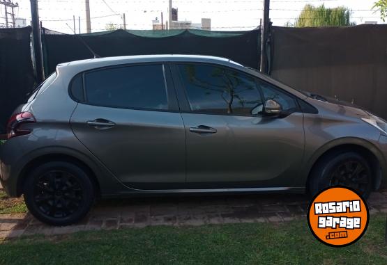 Autos - Peugeot 208 active 2016 Nafta 132000Km - En Venta