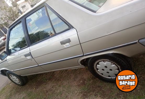 Autos - Renault 9 1990 Nafta 250000Km - En Venta