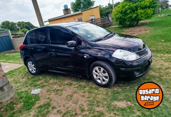 Autos - Nissan Acenta 2010 Nafta 250000Km - En Venta