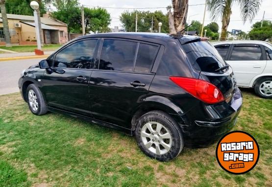 Autos - Nissan Acenta 2010 Nafta 250000Km - En Venta