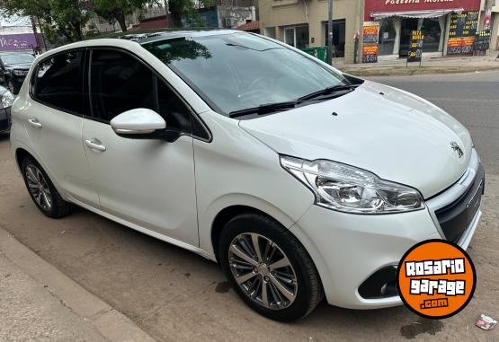 Autos - Peugeot 208 2016 Nafta 30000Km - En Venta