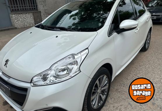 Autos - Peugeot 208 2016 Nafta 30000Km - En Venta