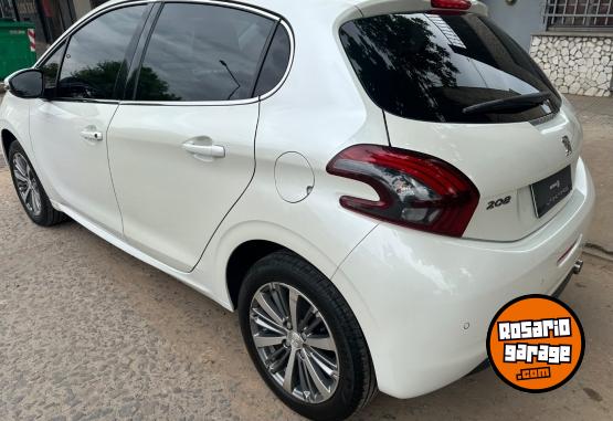 Autos - Peugeot 208 2016 Nafta 30000Km - En Venta