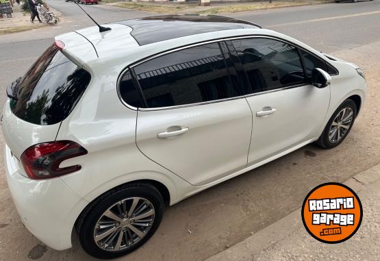 Autos - Peugeot 208 2016 Nafta 30000Km - En Venta