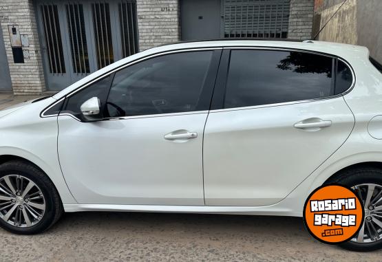 Autos - Peugeot 208 2016 Nafta 30000Km - En Venta