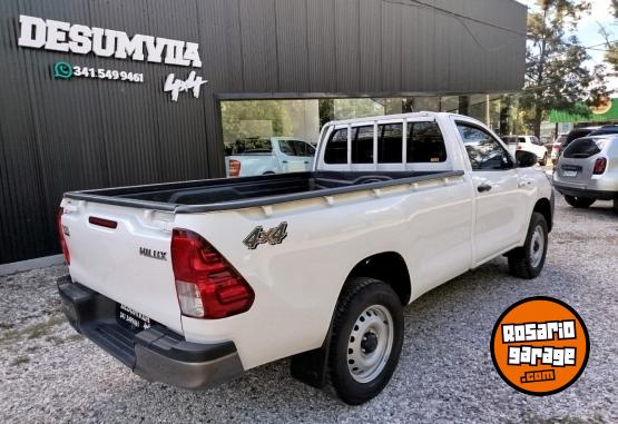 Camionetas - Toyota HILUX CABINA SIMPLE 4X4 2021 Diesel 40000Km - En Venta