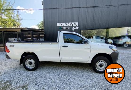 Camionetas - Toyota HILUX CABINA SIMPLE 4X4 2021 Diesel 40000Km - En Venta