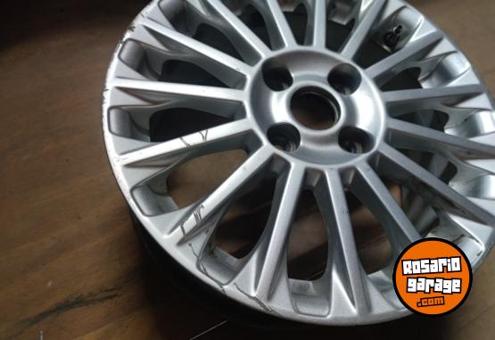 Accesorios para Autos - 1 Llanta 16" Ford Fiesta Kinetic Muy buena $120.000. NO BAJO PRECIO - En Venta