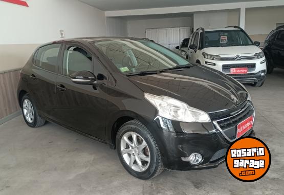 Autos - Peugeot 208 2014 Nafta 113800Km - En Venta