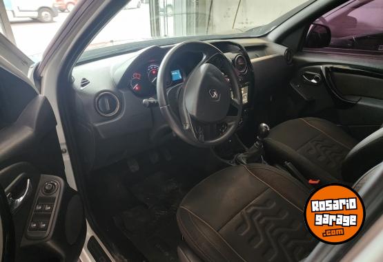 Autos - Renault Duster 2018 GNC 87000Km - En Venta