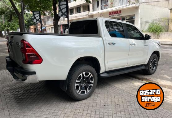 Camionetas - Toyota Hilux srx 2.8 tdi 2022 Diesel 31000Km - En Venta