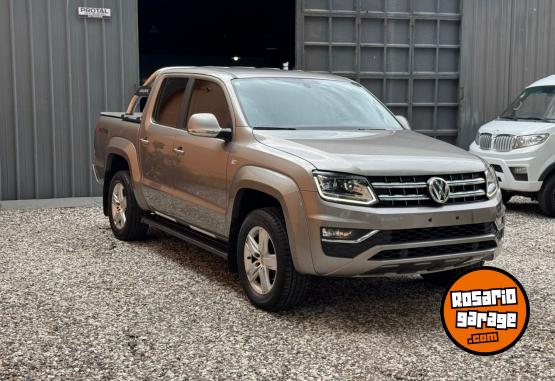 Camionetas - Volkswagen AMAROK HIGHLINE PACK 4X4 2017 Diesel 165000Km - En Venta