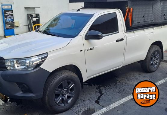 Camionetas - Toyota Hilux 2019 Diesel 74000Km - En Venta