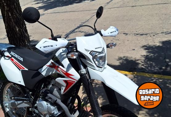 Motos - Honda Tornado 250 2023 Nafta 1900Km - En Venta