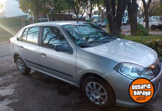 Autos - Renault Symbol 2010 GNC 300000Km - En Venta