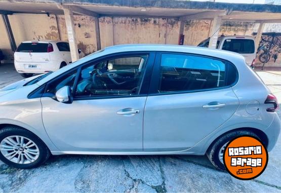 Autos - Peugeot 208 Allure 2018 Nafta 43000Km - En Venta