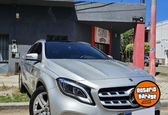 Autos - Mercedes Benz GLA 200 2018 Nafta 90000Km - En Venta