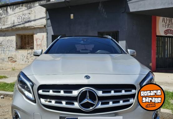 Autos - Mercedes Benz GLA 200 2018 Nafta 90000Km - En Venta