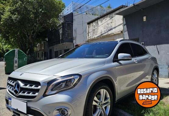 Autos - Mercedes Benz GLA 200 2018 Nafta 90000Km - En Venta