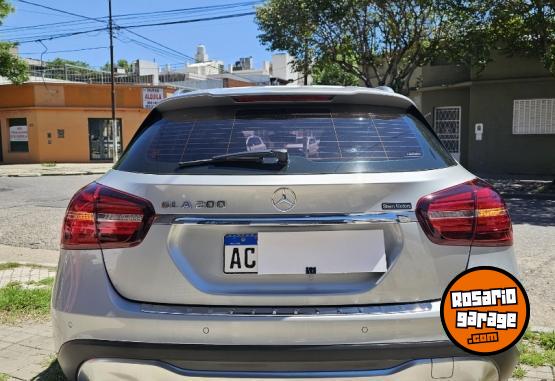 Autos - Mercedes Benz GLA 200 2018 Nafta 90000Km - En Venta