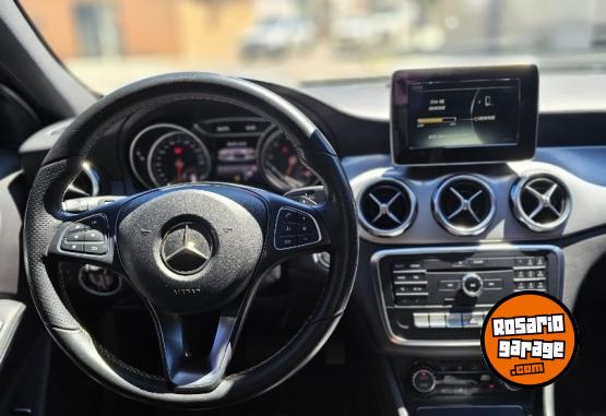 Autos - Mercedes Benz GLA 200 2018 Nafta 90000Km - En Venta