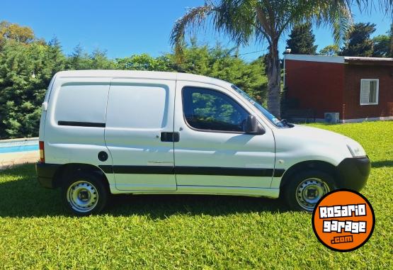 Utilitarios - Peugeot Partner 2014 Nafta 98000Km - En Venta