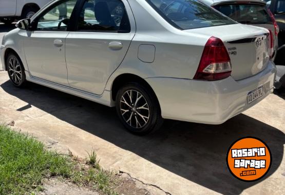 Autos - Toyota Etios 2018 Nafta 65000Km - En Venta