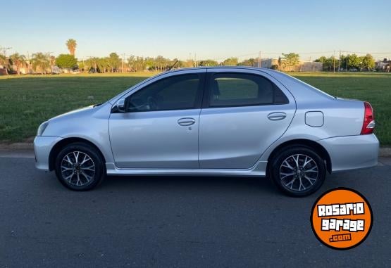 Autos - Toyota Etios 2019 Nafta 136000Km - En Venta