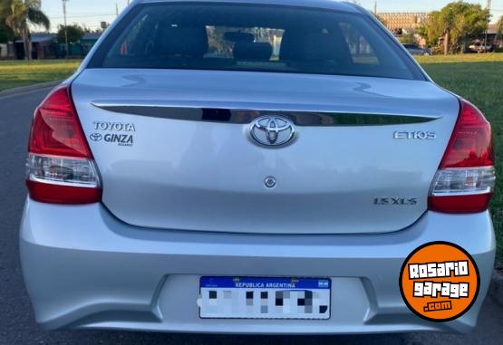 Autos - Toyota Etios 2019 Nafta 136000Km - En Venta