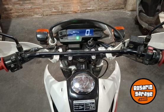 Motos - Honda Tornado 250 2021 Nafta 9000Km - En Venta