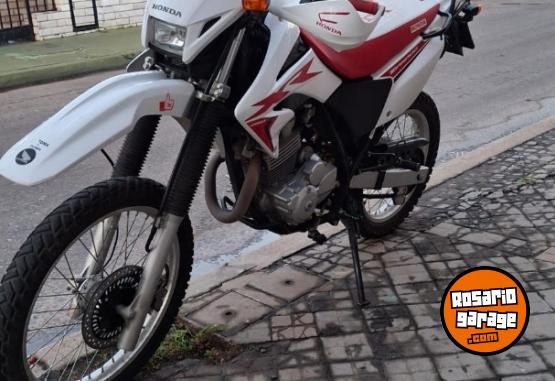 Motos - Honda Tornado 250 2021 Nafta 9000Km - En Venta