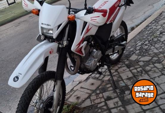 Motos - Honda Tornado 250 2021 Nafta 9000Km - En Venta