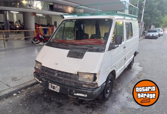 Utilitarios - Renault Trafic diesel 2.1 1995 Diesel 232000Km - En Venta