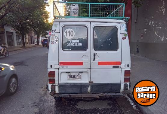 Utilitarios - Renault Trafic diesel 2.1 1995 Diesel 232000Km - En Venta