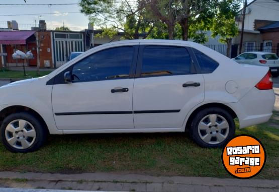 Autos - Ford Ford Fiesta Max ambiente 2009 Nafta 170000Km - En Venta