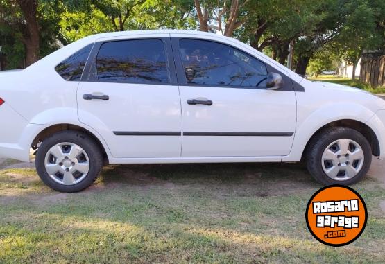 Autos - Ford Ford Fiesta Max ambiente 2009 Nafta 170000Km - En Venta