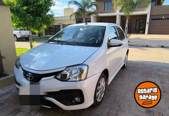 Autos - Toyota Etios 2017 Nafta 150000Km - En Venta