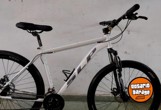 Deportes - Bicicleta rod 29 cuadro ALUMINIO con SUSPENSIN FRENO A DISCO zona centro rosario con papeles  LLANTAS DOBLE PARED - En Venta