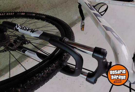 Deportes - Bicicleta rod 29 cuadro ALUMINIO con SUSPENSIN FRENO A DISCO zona centro rosario con papeles  LLANTAS DOBLE PARED - En Venta