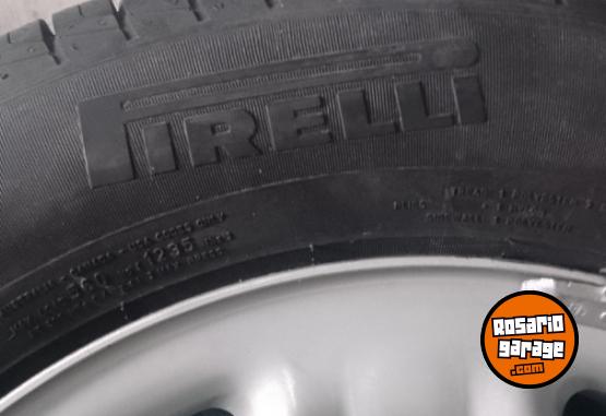 Accesorios para Autos - Vendo 2 cubiertas Pirelli nuevas - En Venta